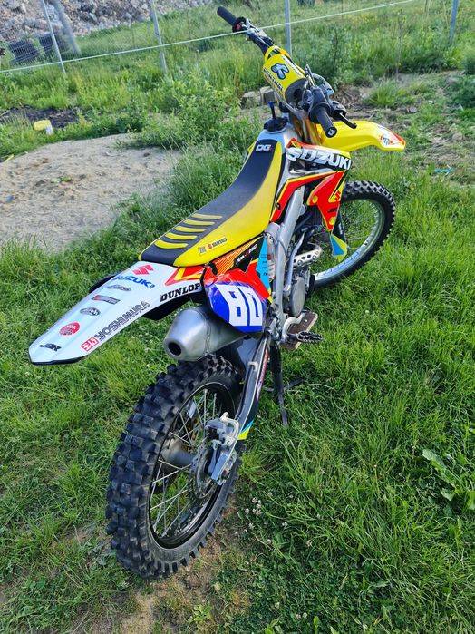 Suzuki rmz 250 . 2012 schimb si cu turism 7 locuri ,diesel.