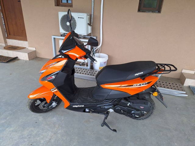 Vând scuter Daytona , fără permis