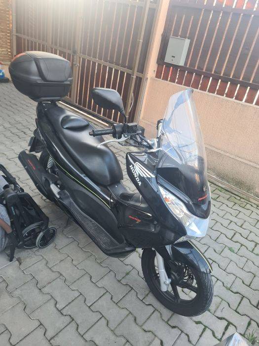 Scuter Honda PCX