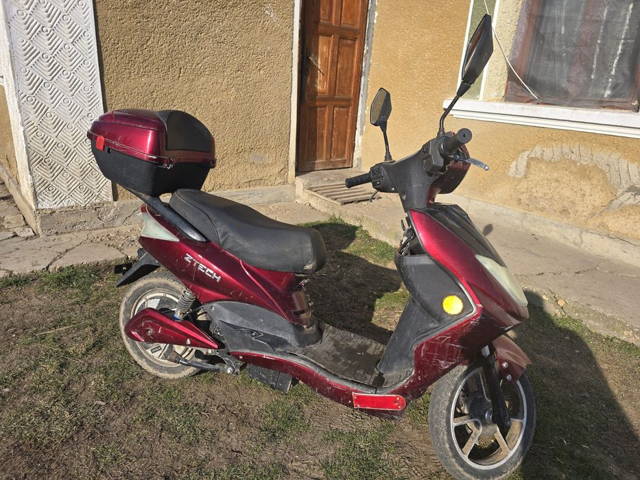 Scuter  Electric  Ztech