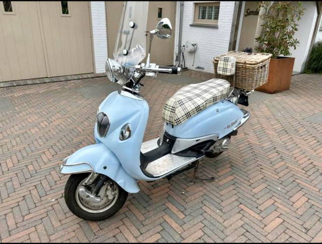 Scuter Grand Retro 2020 “ Ca Nou “