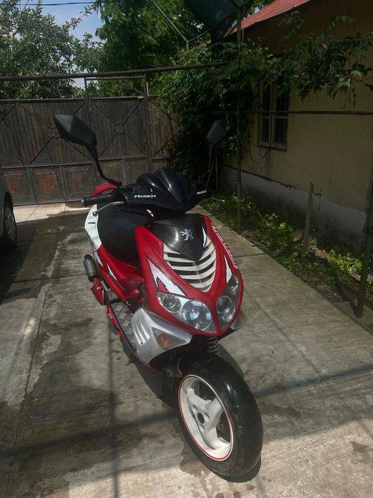 Vând Peugeot speedfight 2 cu acte