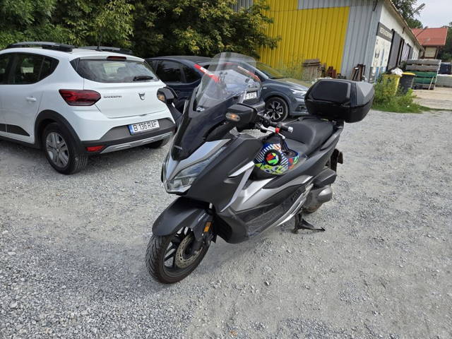 Scuter Honda Forza 300