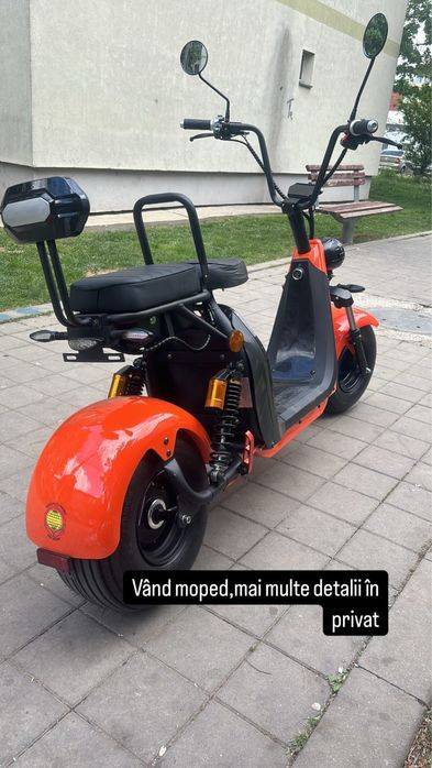 Scuter electric (moped)
