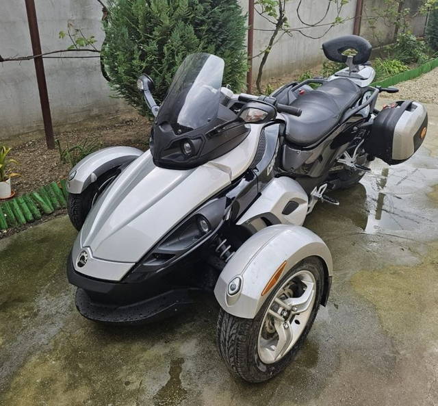 URGENT! Vand sau schimb can am spyder