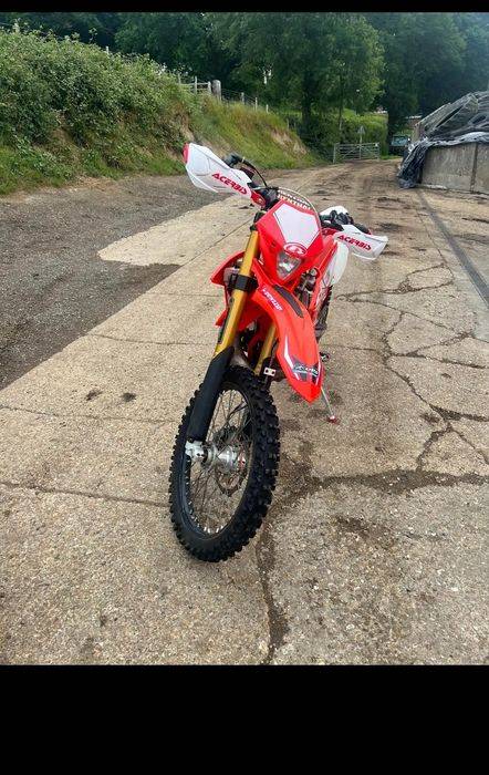 beta rr 300 și husqvarna te 450