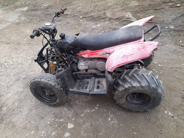 Vand atv smc50cc in stare foarte buna de functionare!!