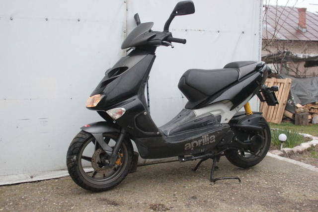 Scuter Aprilia SR 50 Street 2004