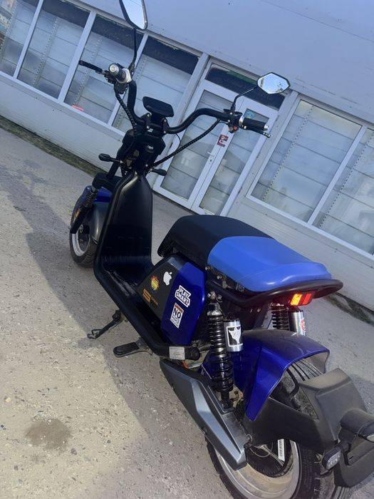 Vând scuter electric sport 701