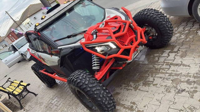Can-Am Maverick X3 Turbo 145kW, 1000km, stare impecabilă