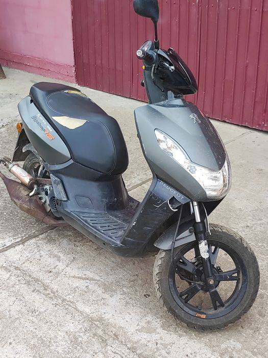 Vând scuter de 49