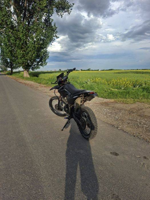 Vând schimb kxd 150 falcon