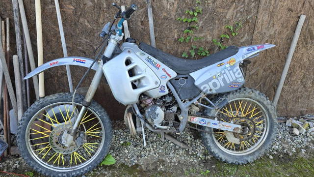 Motocicleta Aprilia rx50 cross enduro