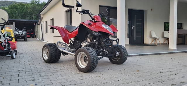 Atv kymco 2x4 cutie automată