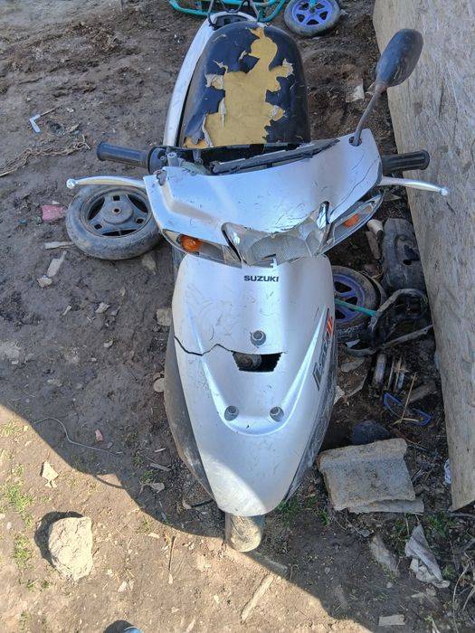 Vand scuter suzuki