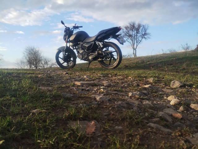 Vând sau schimb cu cross