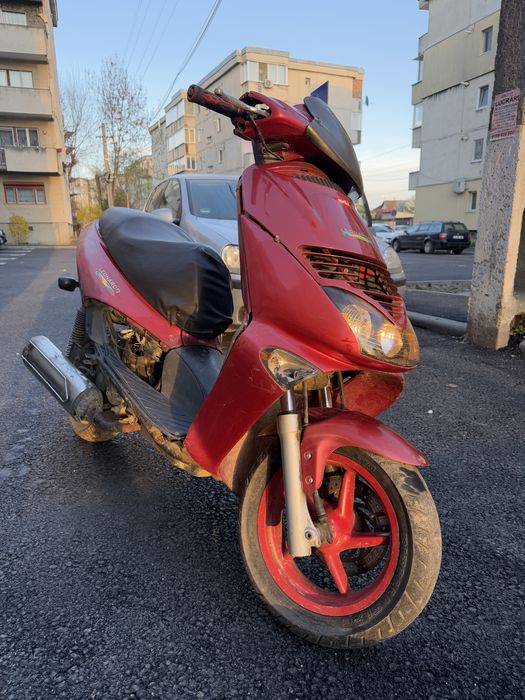 Vând scuter Aprilia