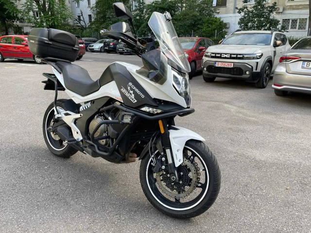 CFMoto 650MT 2020 – Genti laterale + top case + proiectoare