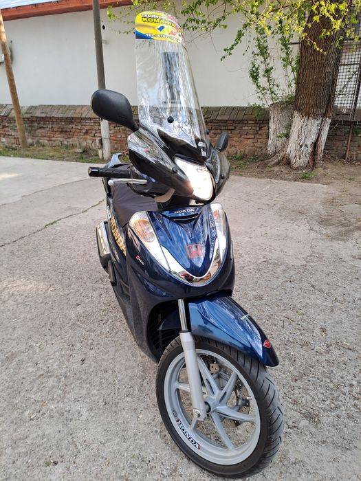 Vând scuter Honda Sh 300 2009