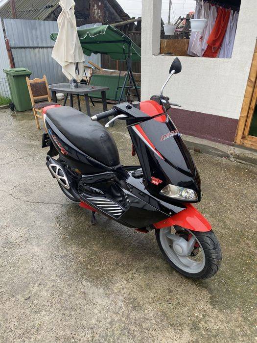 Aprilia area 51 cu carte rar
