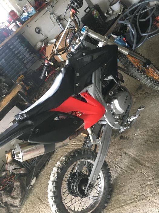 Cross 250cc. Accept și schimb cu offroad.