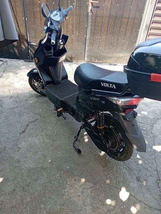 Scuter vsx negru nou nouț.