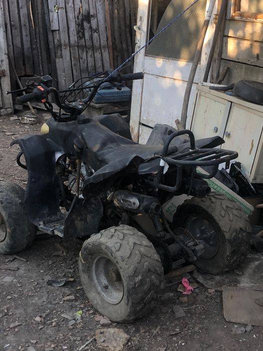 Vand atv 107 necesita un capac de la ulei Si un cauciuc cititi descri!