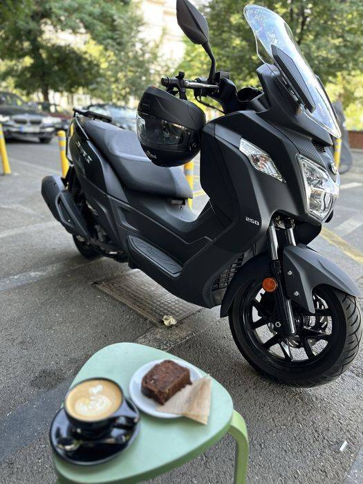 SYM Joymax Z 250 cm3 - unic proprietar, tinut in garaj