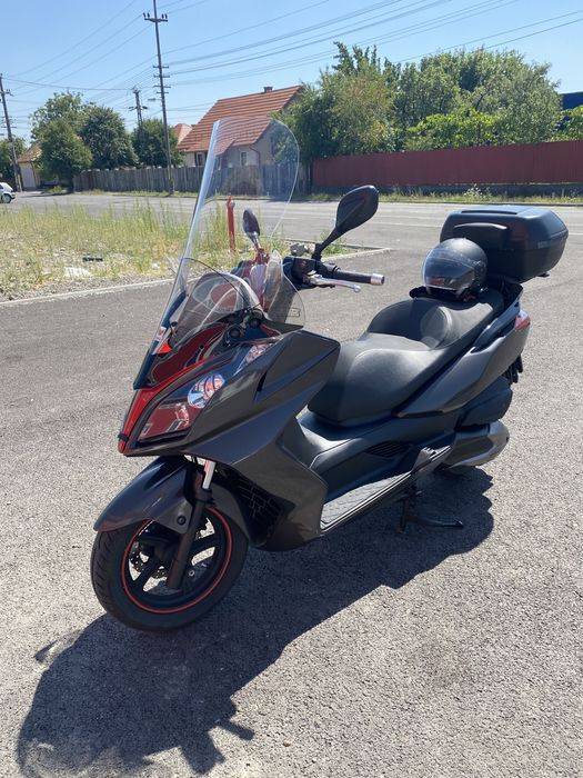 Vând maxi scuter