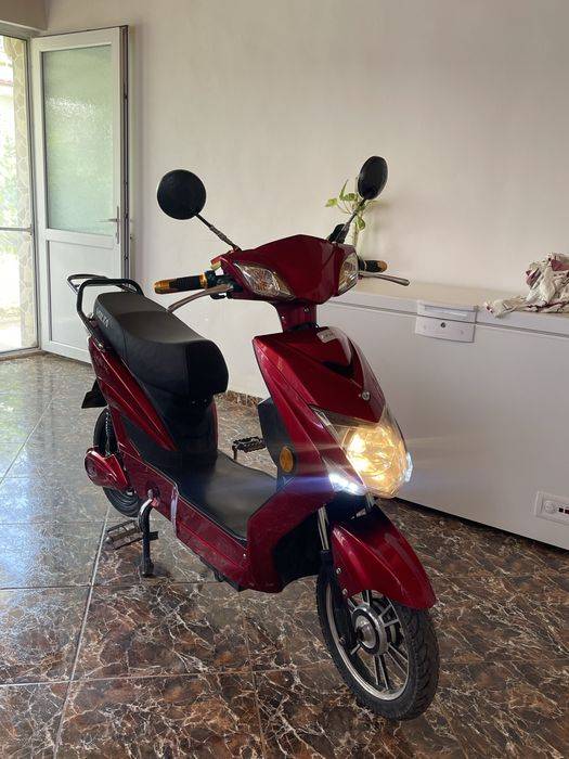 Vand scuter electric Volta ce nu necesita permis!