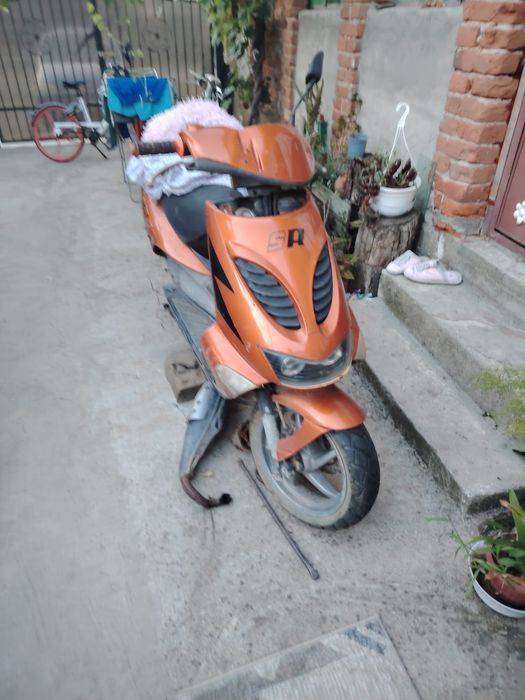 Scuter aprilia RS
