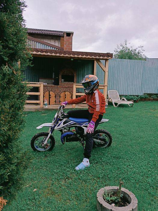 motocross Folosit 1 an de zile in stare perfectă de funcționare.