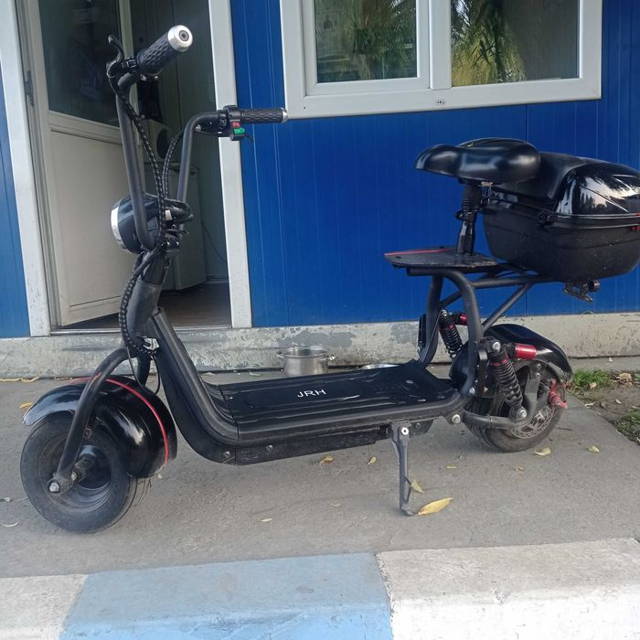 Scuter electric mini Harley.