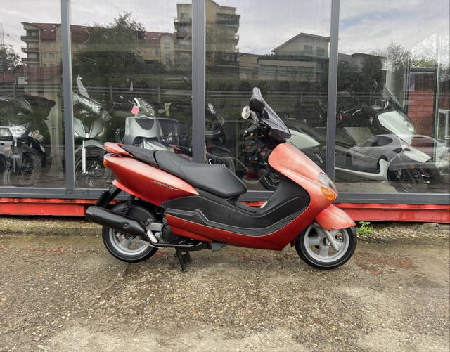 Scuter Yamaha Majesty 125 cc Inmatriculat
