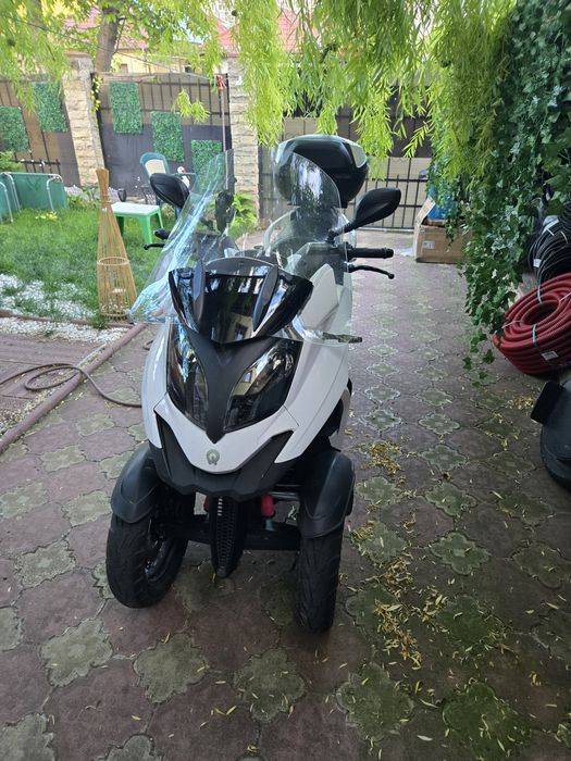 Scuter Triciclu Quadro Qv3