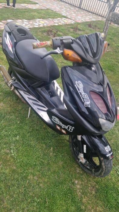 Yamaha aerox racire pe apa