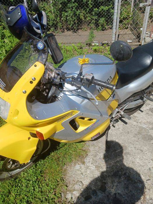 Vând urgent Honda CBR 600 F1 !!!