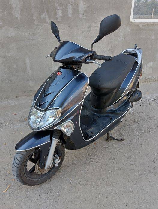 Vând scuter cu acte