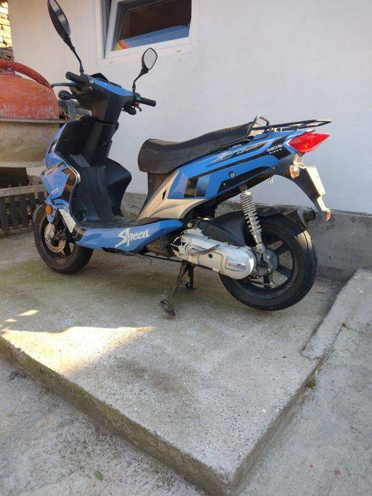 Scutăr  49 cc  ideal pentru oraș