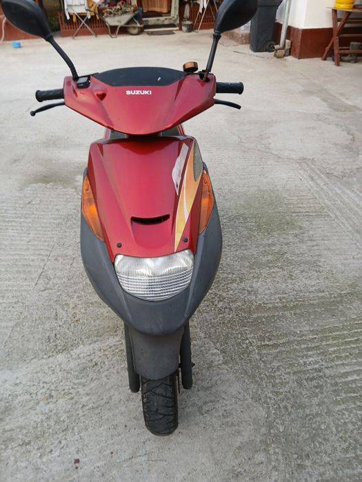 Scuter Suzuki 49 cc