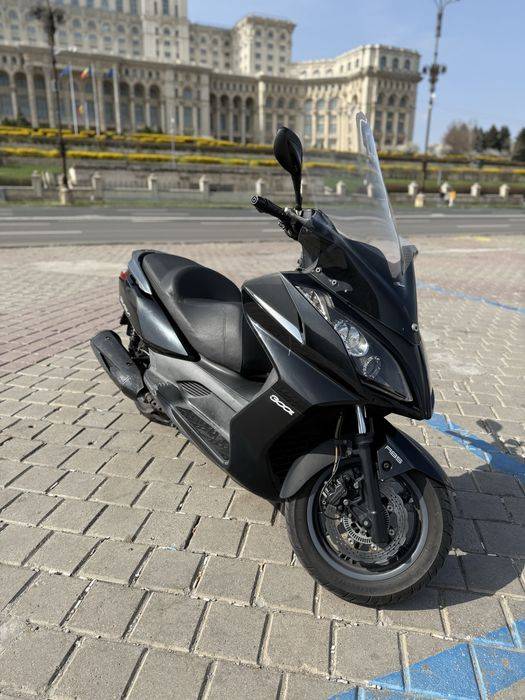 Vand maxi scuter Kymco Downtown 300i ABS