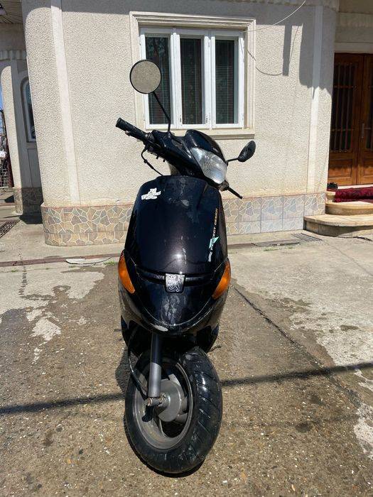 Vand Scuter Peugeot Zenith