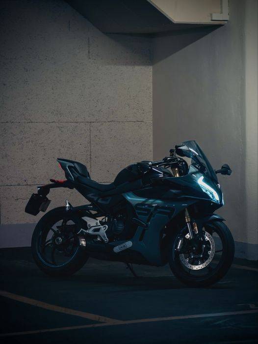 CFMoto 450 SR S 2024 sportiva pentru A2 (48 cp)