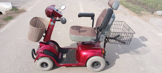 Scuter electric 4 roti