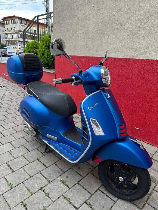 COCMOTORS vinde in consignatie Vespa GTS 300, 4934 km,  2019