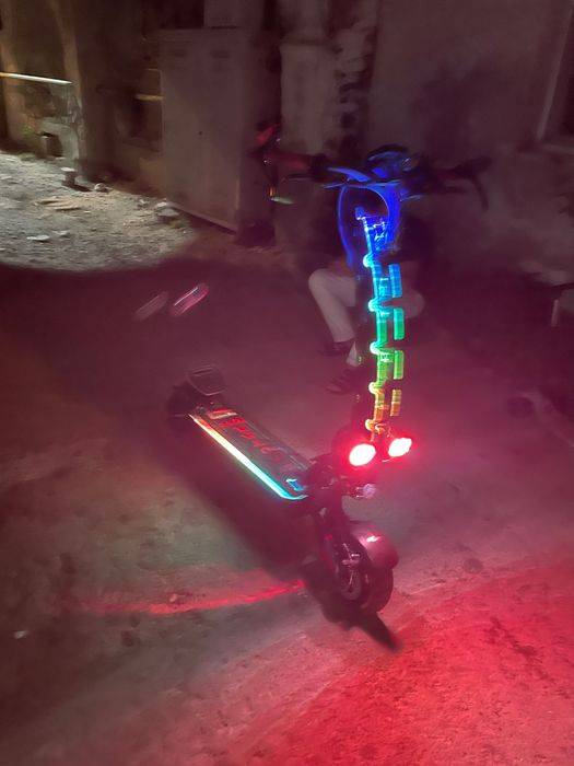 Vând trotinetă electrică