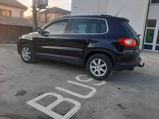 VW Tiguan 4x4 
2.0  TDI 4MOTION
An Fabricație: 2008 
Km: 240.0