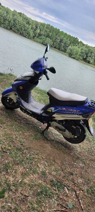 Vând scuter First bike 50cc sau schimb cu aprilia sr(dau diff)