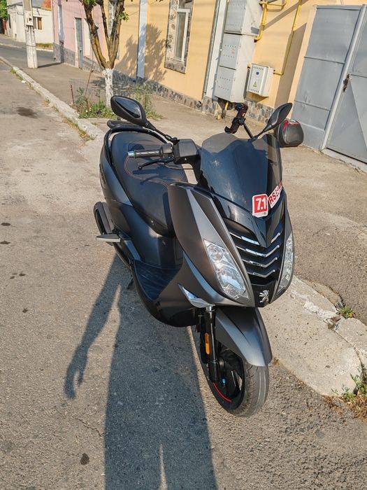 Vând scuter 49cc