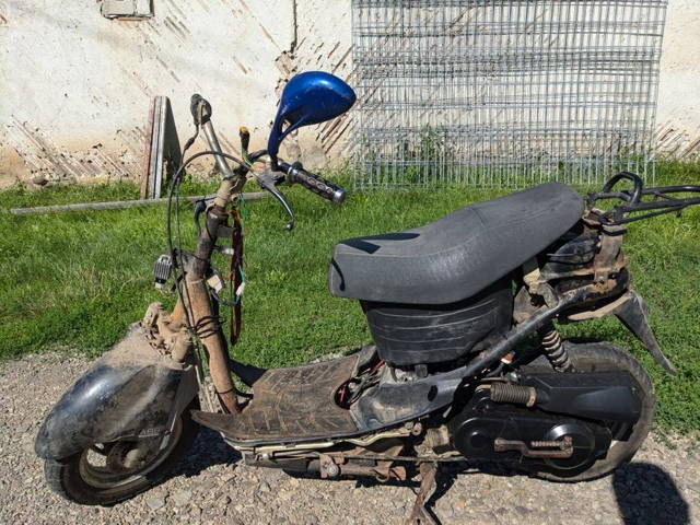 Scuter de camp 4T